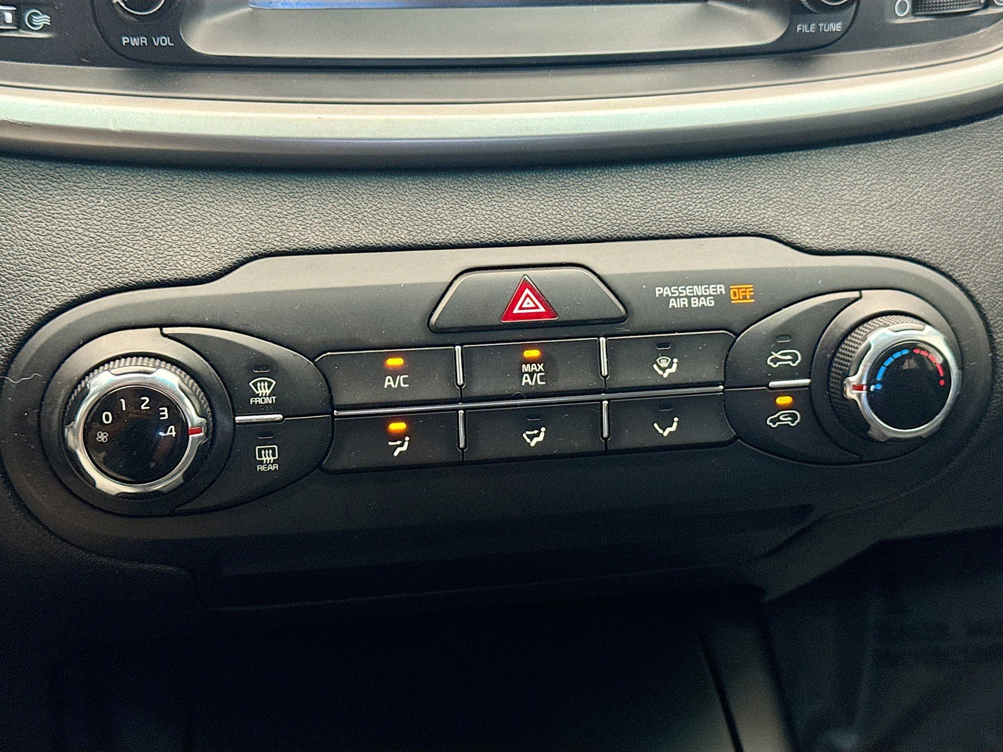 Used 2019 Kia Sorento LX image 10