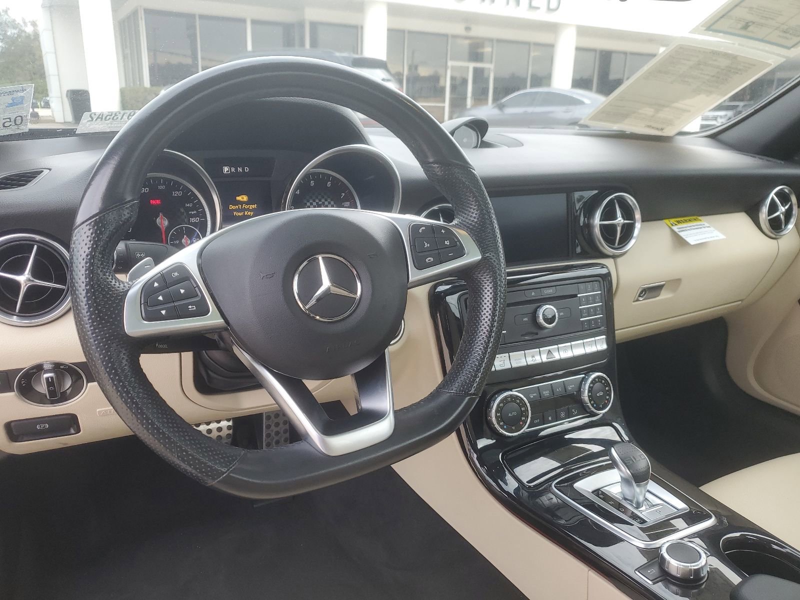 Used 2020 Mercedes-Benz SLC 300 image 9