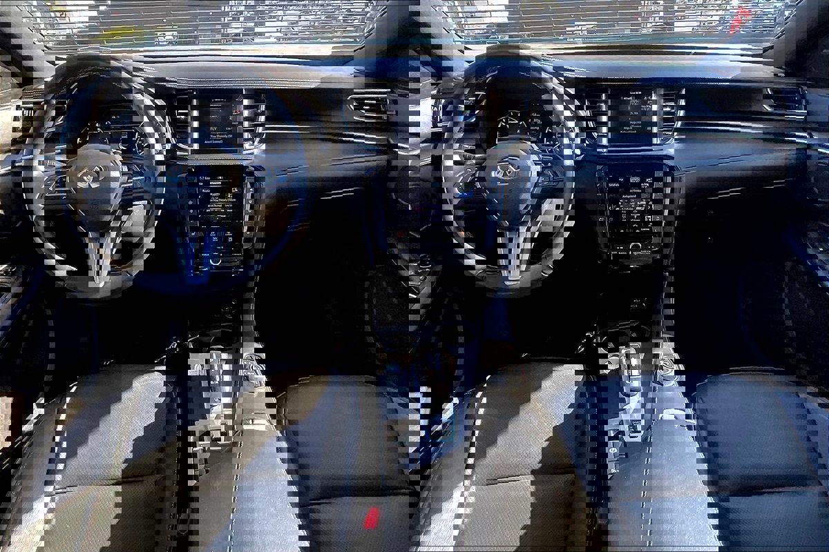 Used 2024 INFINITI QX55 Luxe image 12