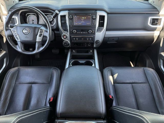 Used 2018 Nissan Titan PRO-4X w/ Pro-4x Convenience Package image 12