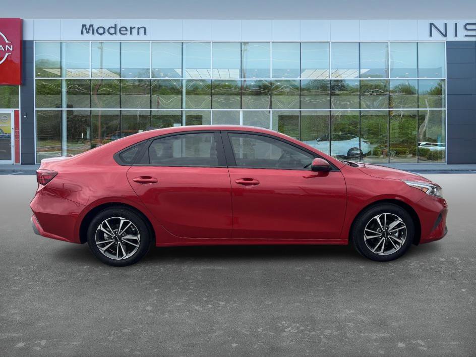 Used 2024 Kia Forte LXS w/ LXS Technology Package image 4