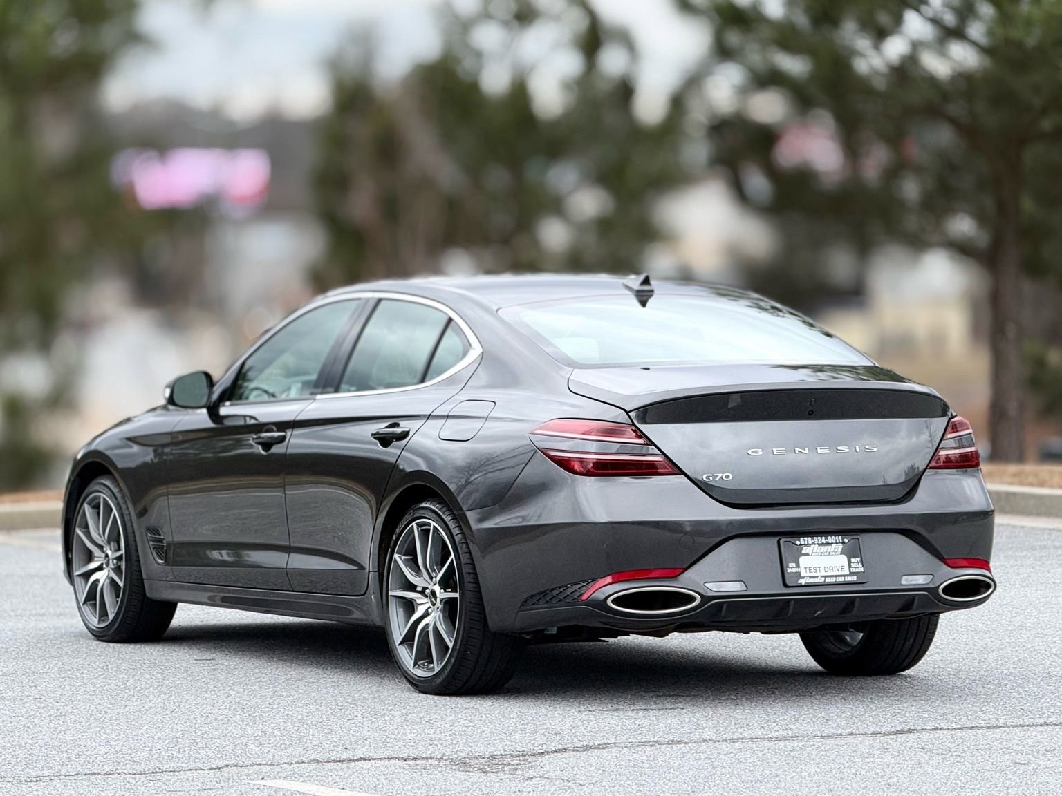 Used 2025 Genesis G70 2.5T image 9