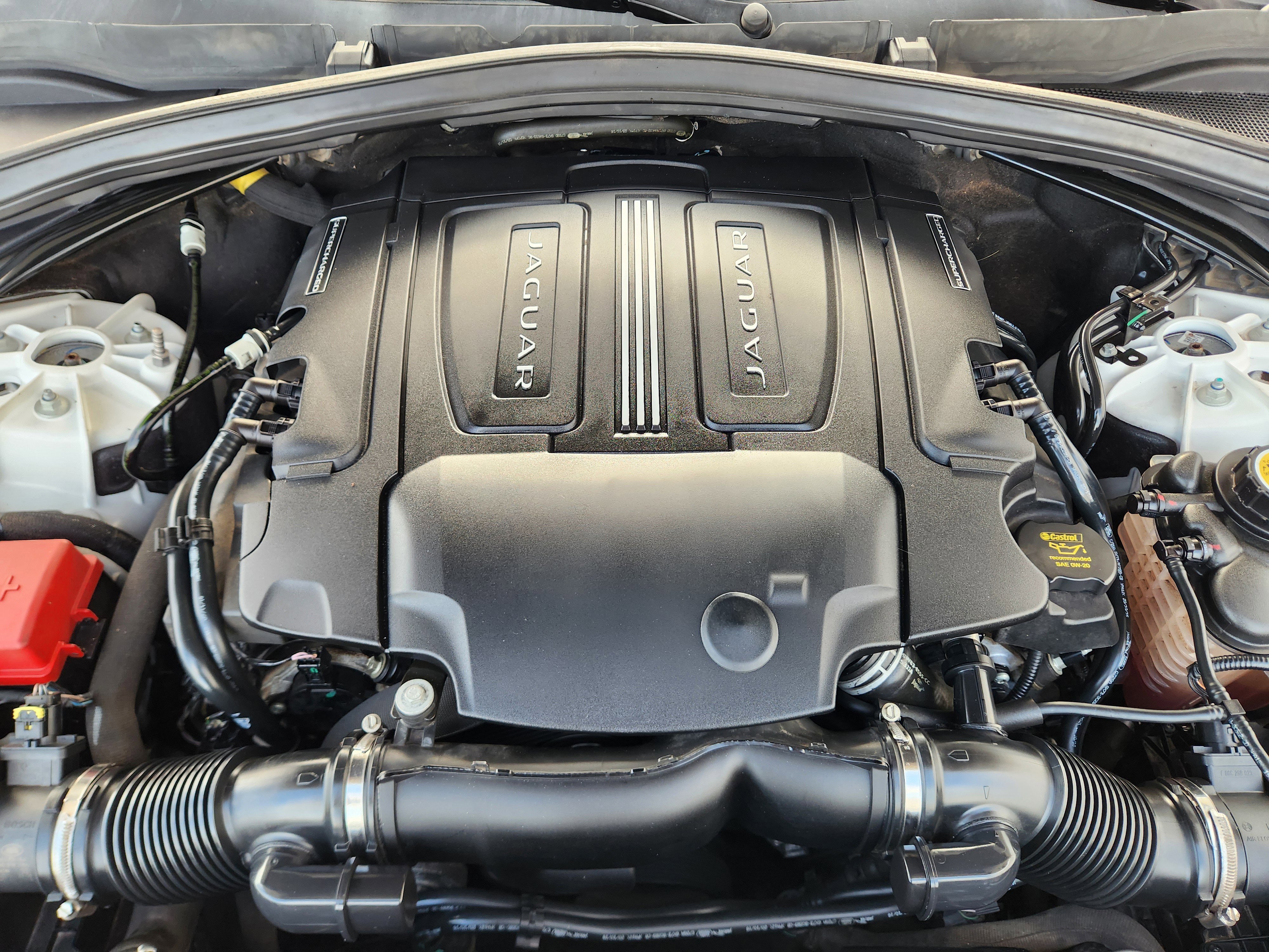 Used 2017 Jaguar F-PACE Prestige image 26