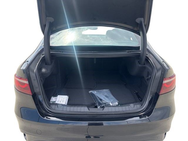 New 2024 Jaguar XF R-Dynamic SE AWD/4WD image 21