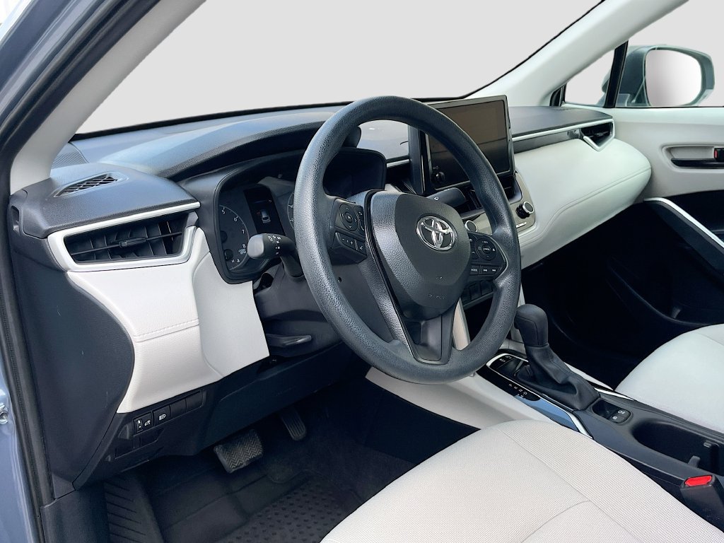 Used 2025 Toyota Corolla Cross L FWD image 9