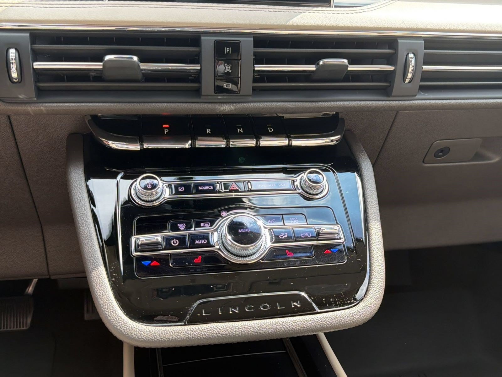 Used 2021 Lincoln Corsair AWD image 23