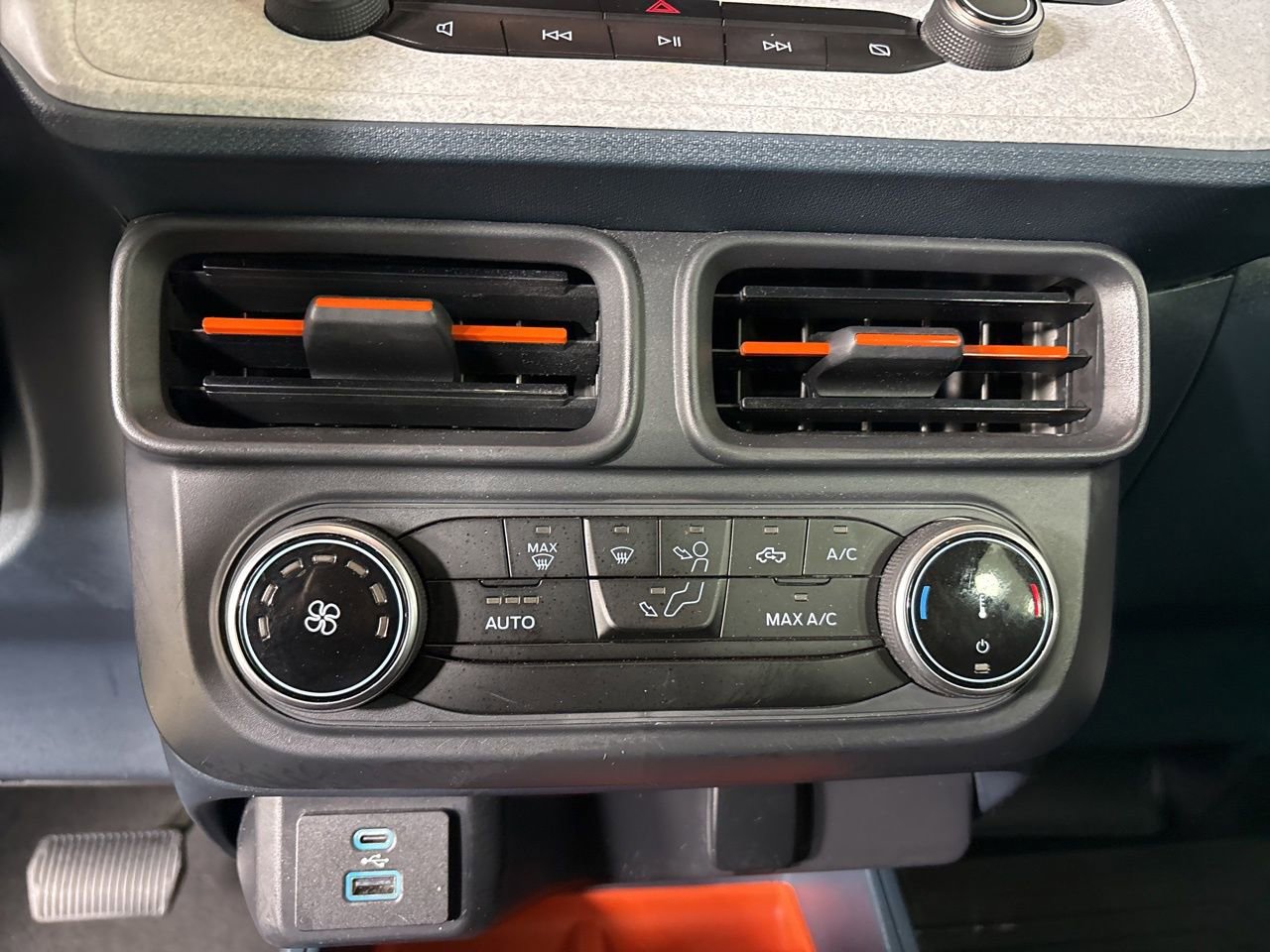 Used 2024 Ford Maverick XLT image 18