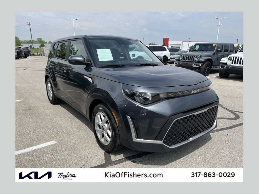 Used 2025 Kia Soul LX w/ LX Technology Package FWD image 1