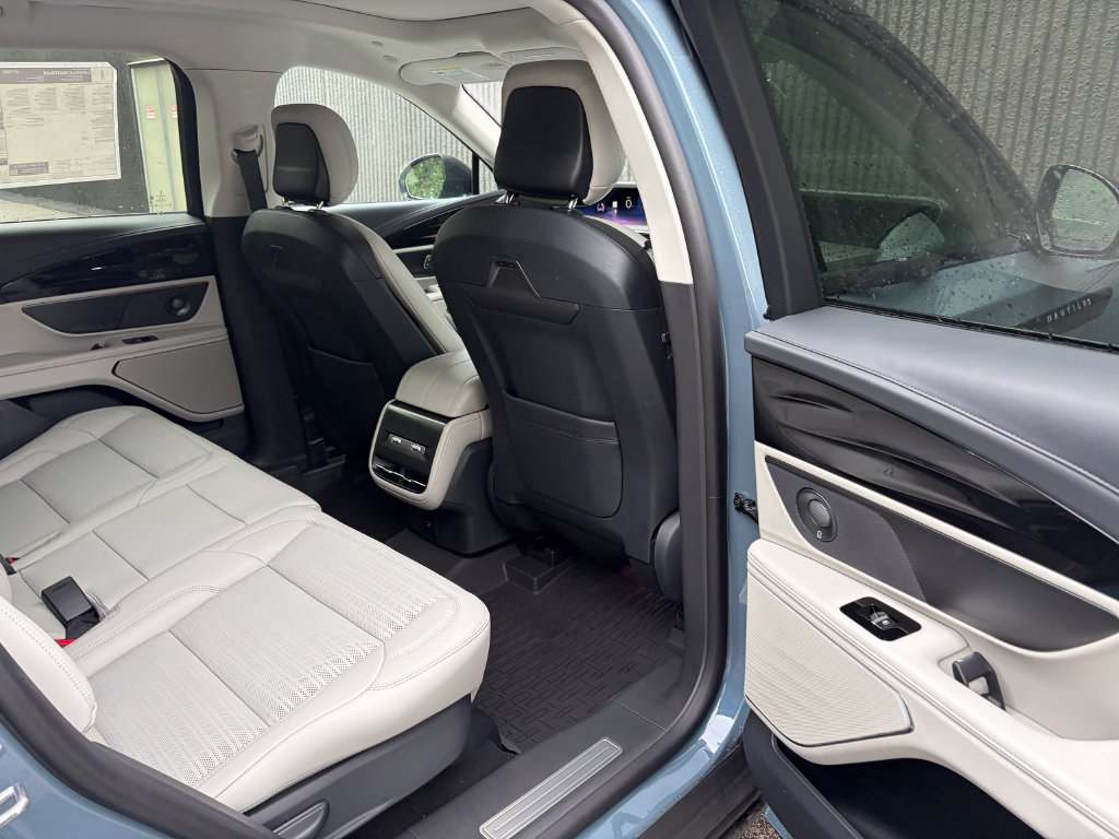 New 2026 Lincoln Nautilus Reserve w/ Jet Appearance Package AWD/4WD image 24