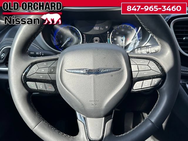 Used 2024 Chrysler Pacifica Touring FWD image 22