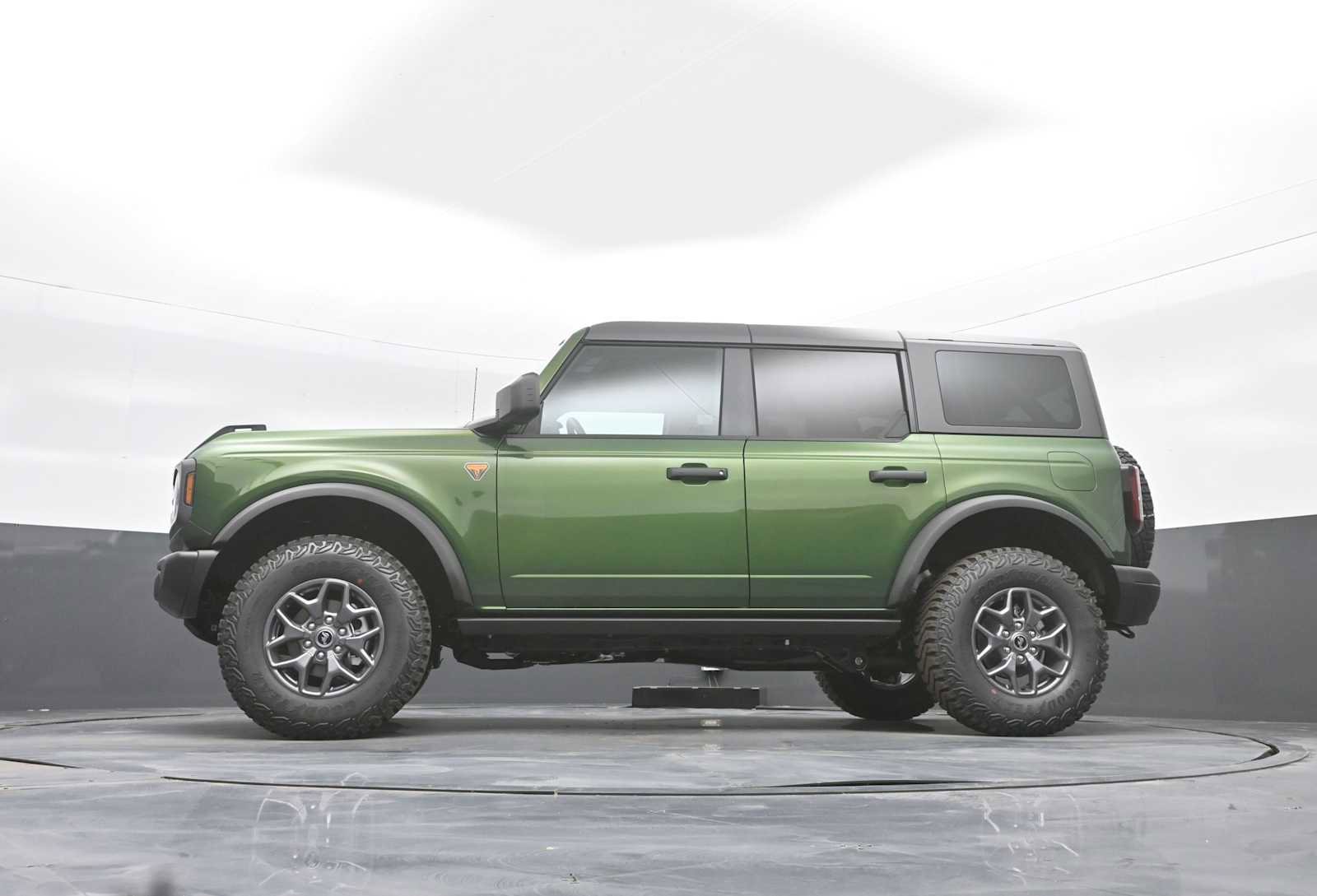 New 2025 Ford Bronco Badlands image 21