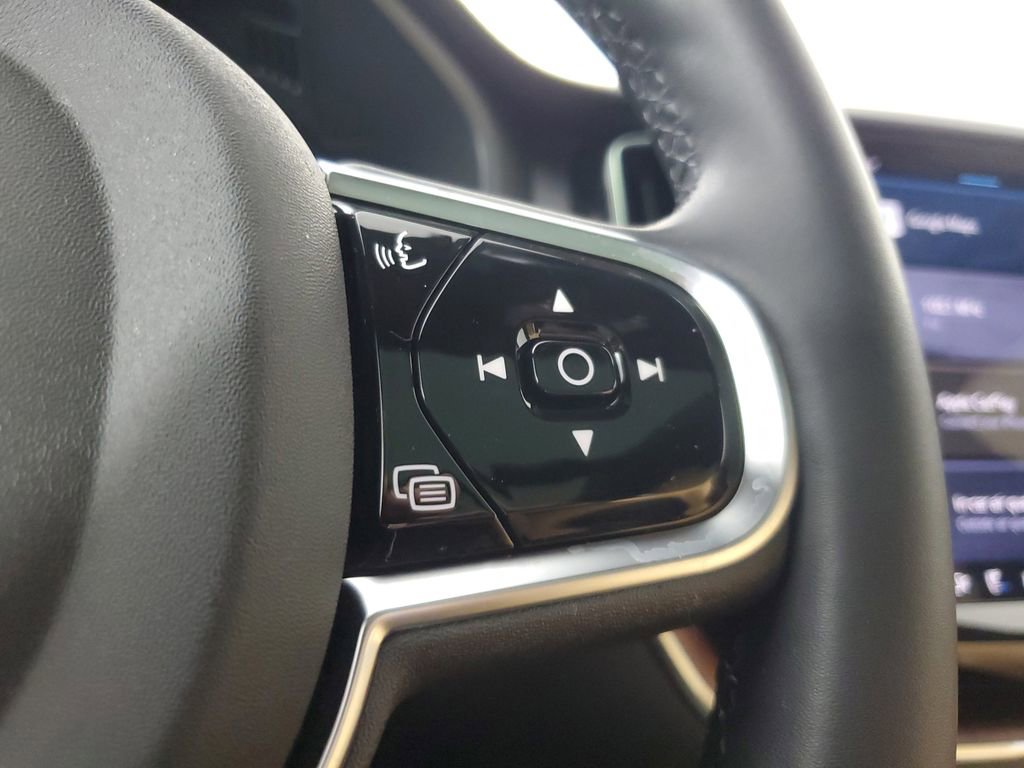 Used 2024 Volvo XC60 B5 Ultimate w/ Protection Package Premier image 28