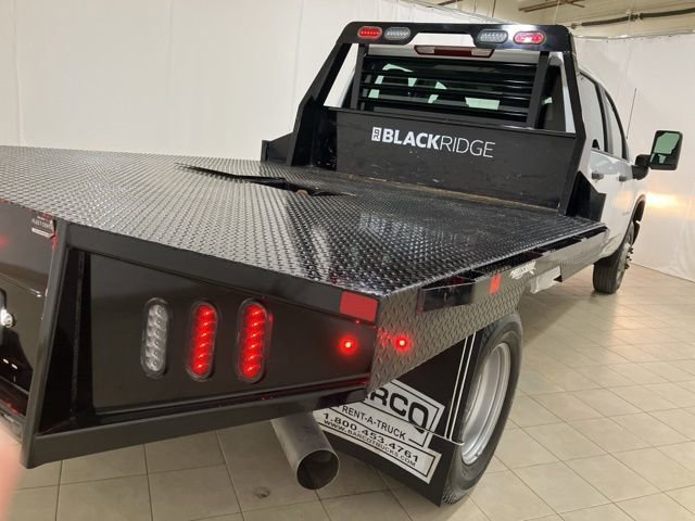 Used 2025 Chevrolet Silverado 3500 W/T image 5