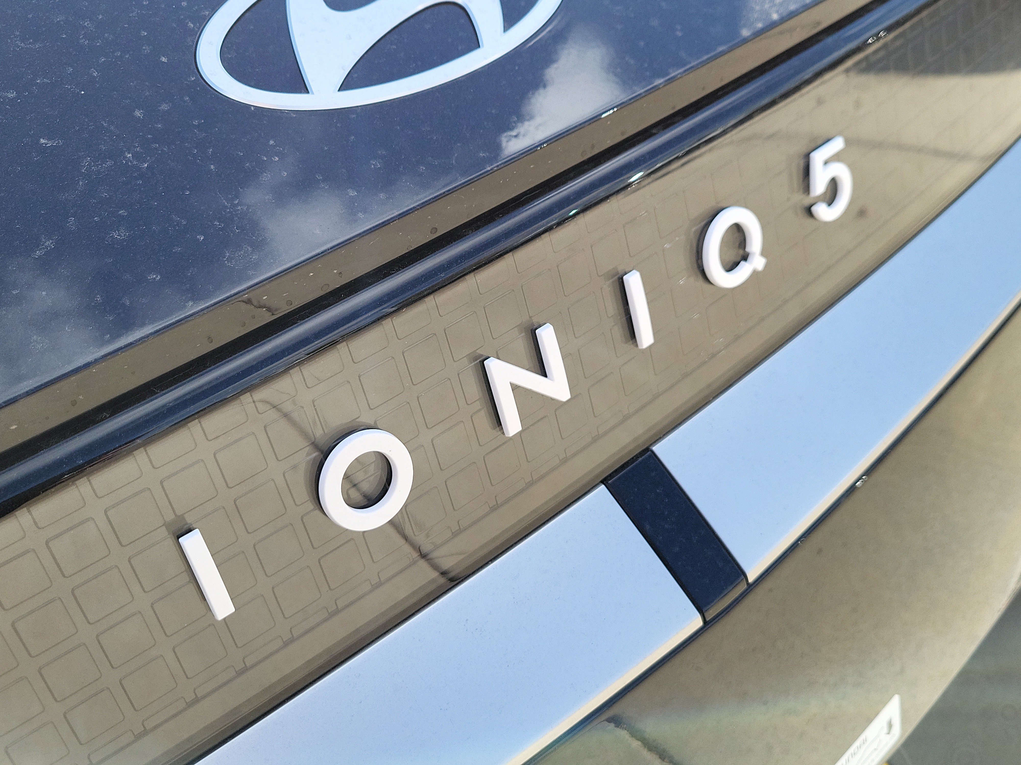 New 2025 Hyundai Ioniq 5 SE image 19
