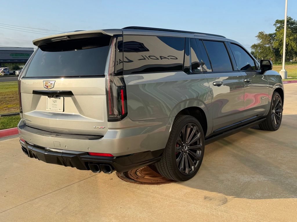 Used 2025 Cadillac Escalade ESV V AWD/4WD image 5
