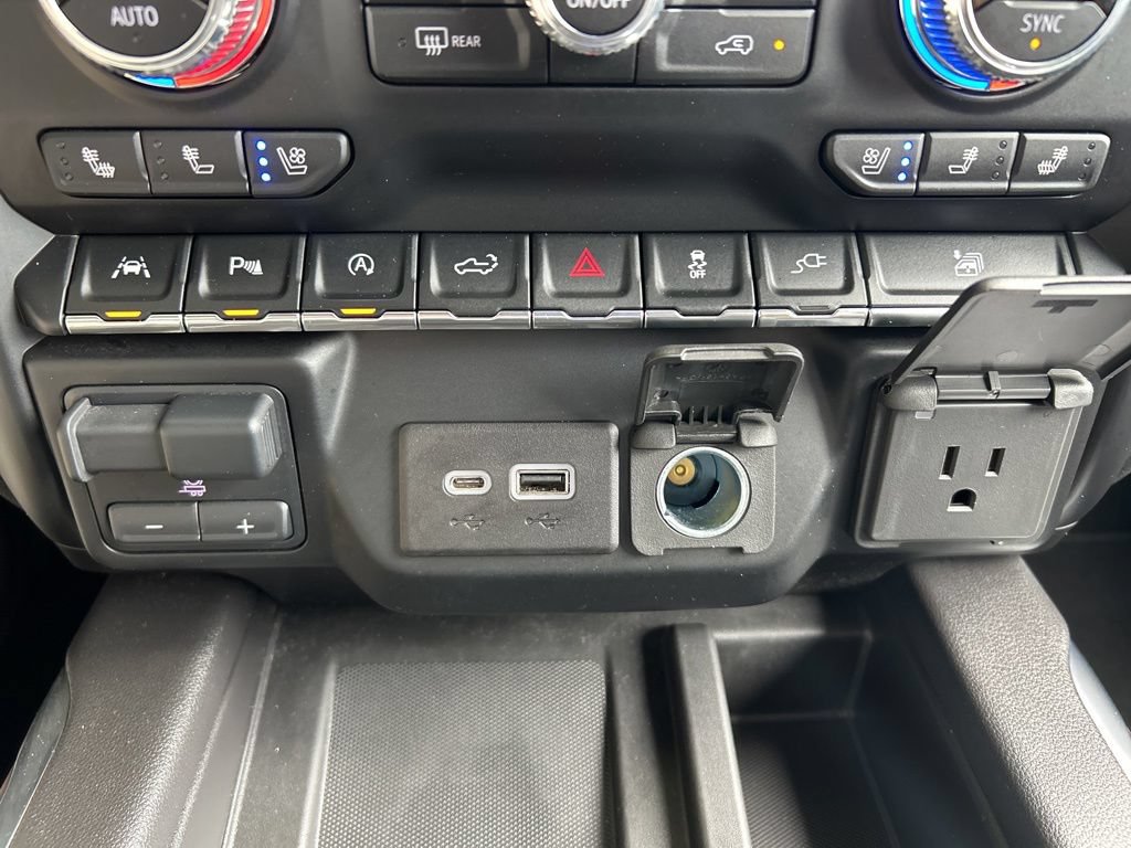 Used 2020 GMC Sierra 1500 SLT RWD image 17