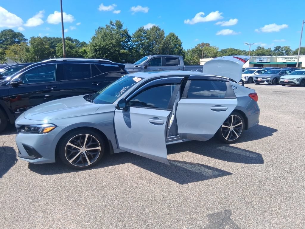Used 2022 Honda Civic Touring image 17