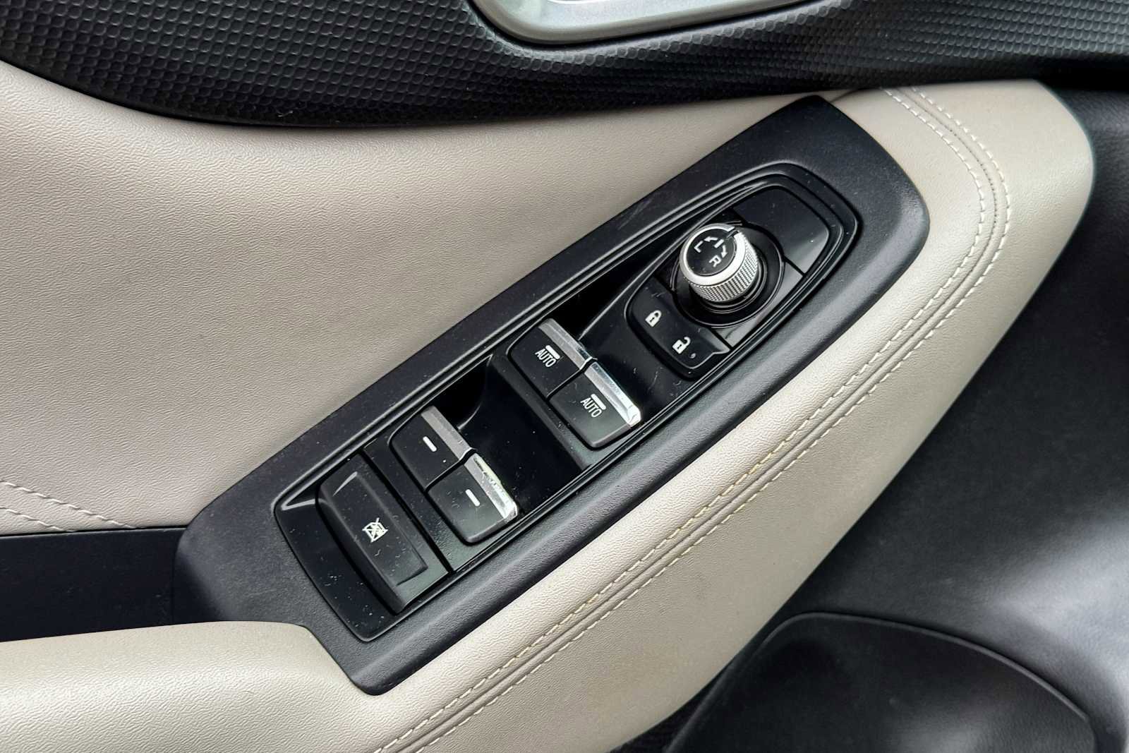 Used 2019 Subaru Forester Limited image 17