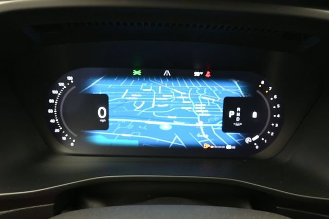 Used 2025 Volvo XC40 B5 Plus AWD/4WD image 27