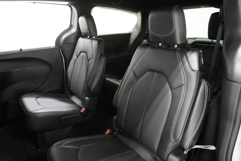 New 2026 Chrysler Voyager LX FWD image 21