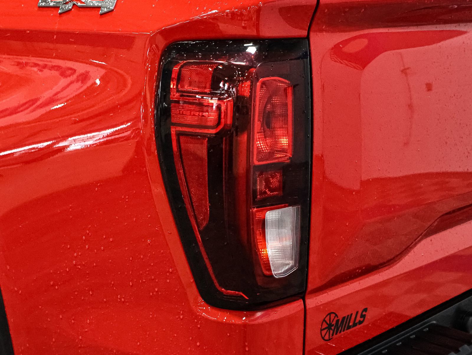 Used 2024 GMC Sierra 1500 SLE image 15