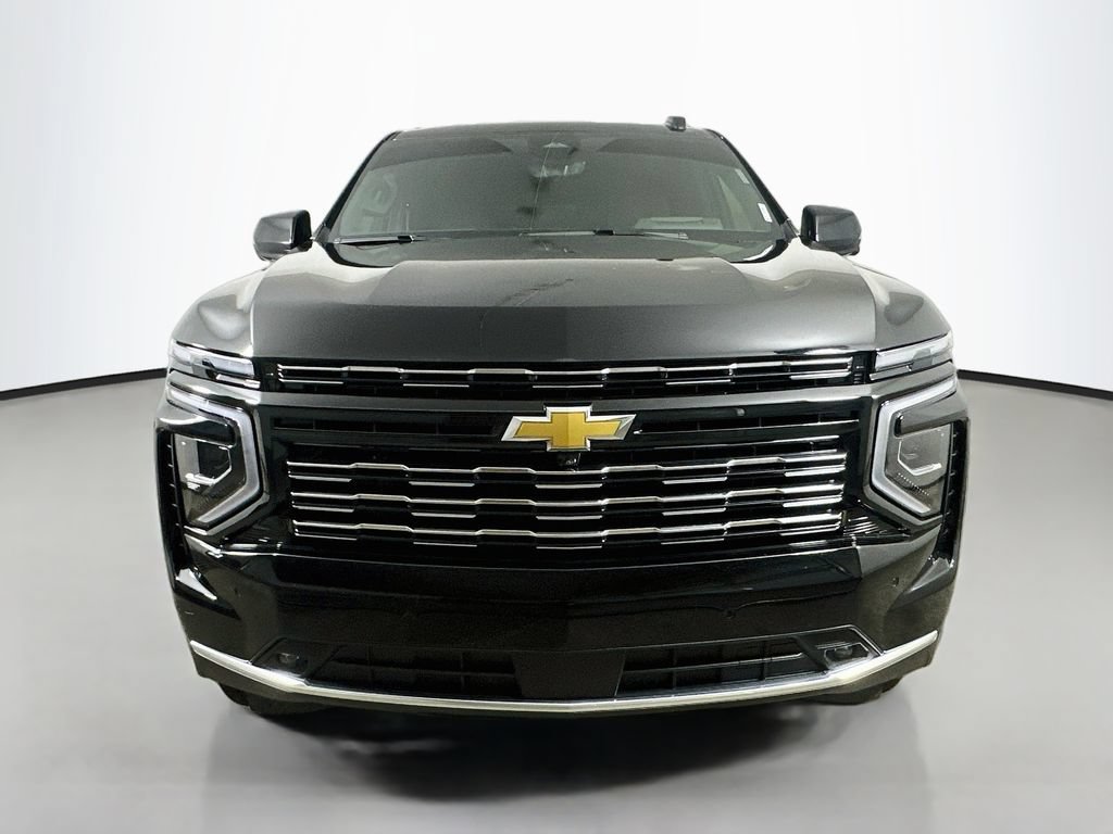Used 2025 Chevrolet Suburban High Country AWD/4WD image 2