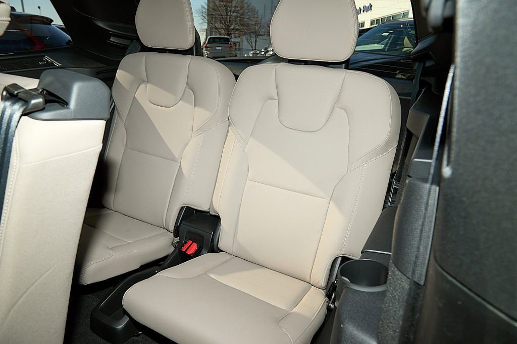 New 2026 Volvo XC90 B6 Plus w/ Protection Package image 22
