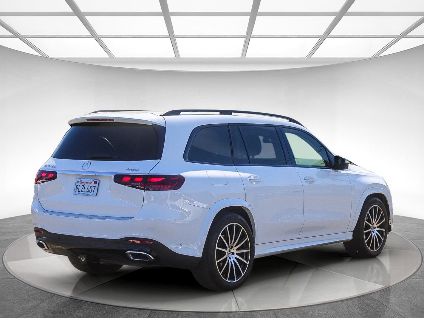 Used 2024 Mercedes-Benz GLS 450 4MATIC image 3