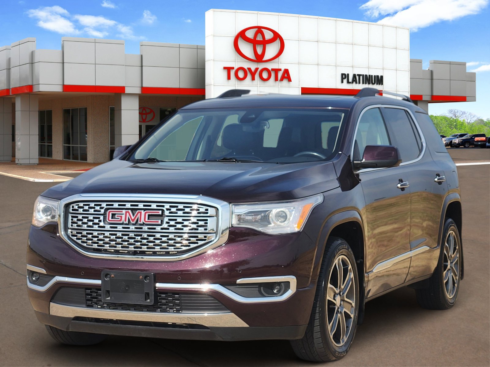 Used 2017 GMC Acadia Denali AWD/4WD image 2