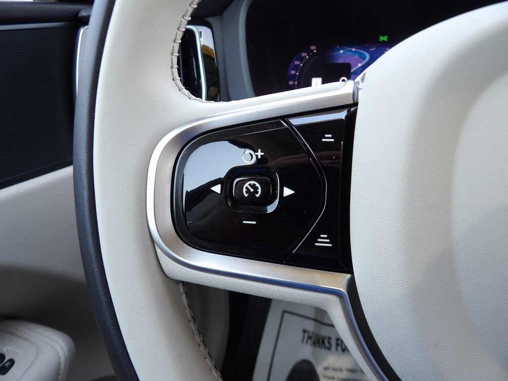 Certified 2025 Volvo XC60 B5 Plus w/ Protection Package Premier image 18