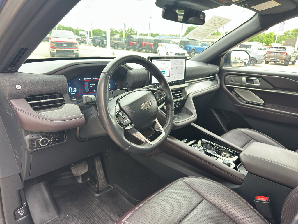 Used 2025 Ford Explorer Platinum AWD/4WD image 12