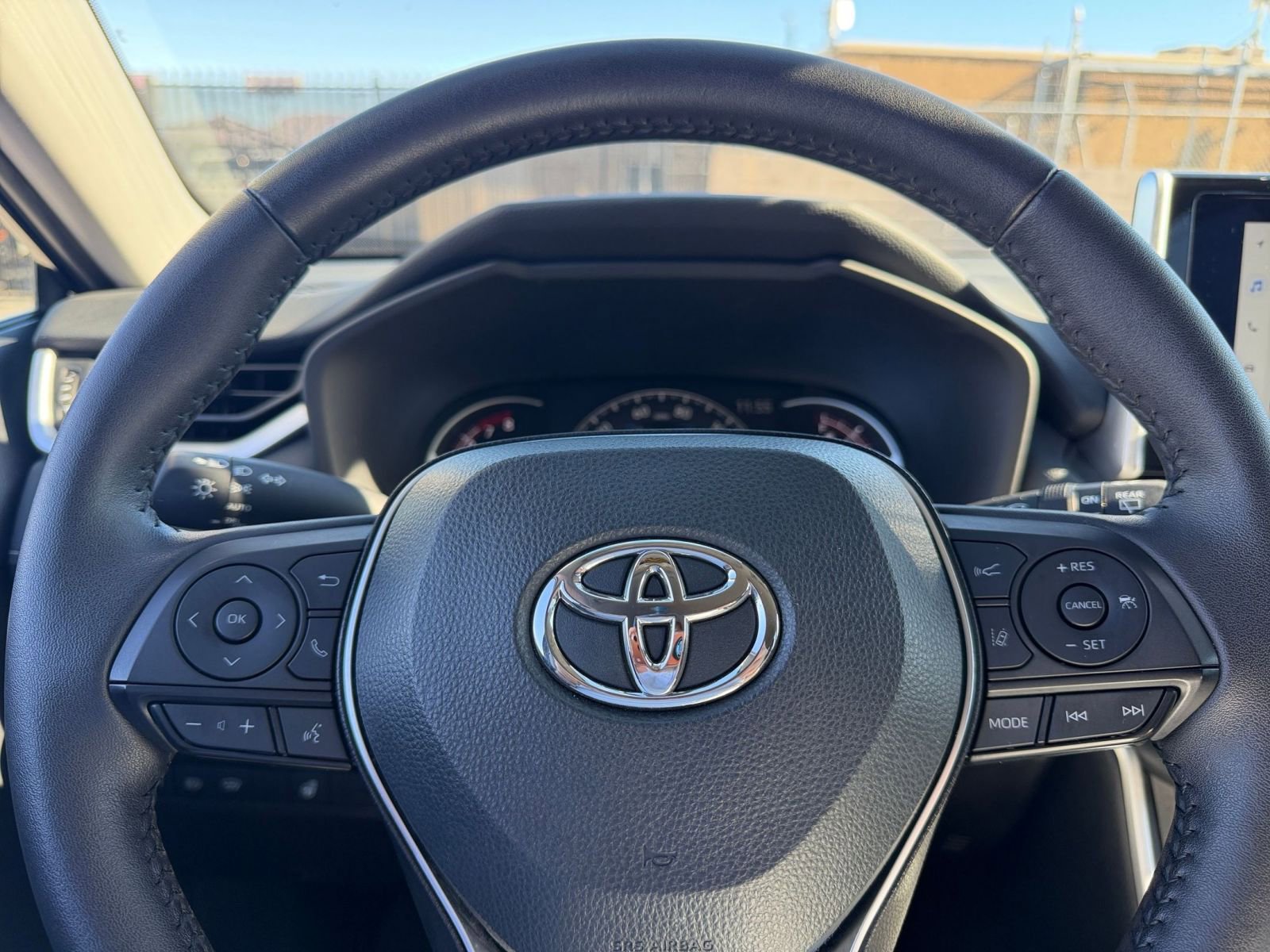 Used 2025 Toyota RAV4 XLE image 27