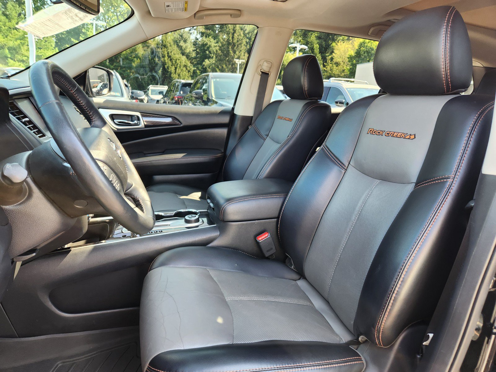 Used 2019 Nissan Pathfinder SL AWD/4WD image 10