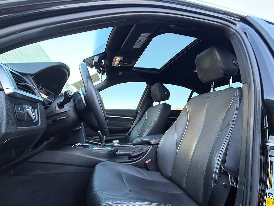 Used 2016 BMW 328i Sedan RWD image 5
