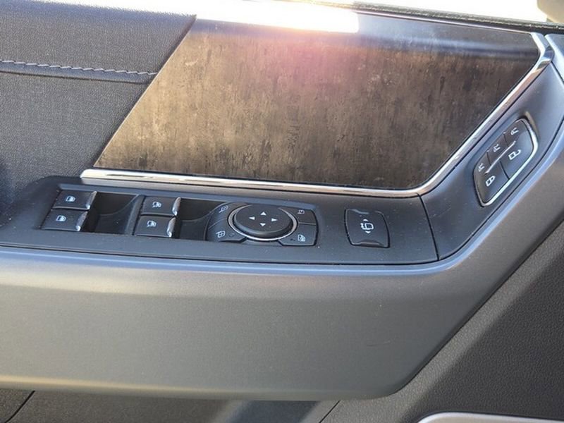 Used 2023 Ford F150 Lariat w/ Trailer Tow Package image 28