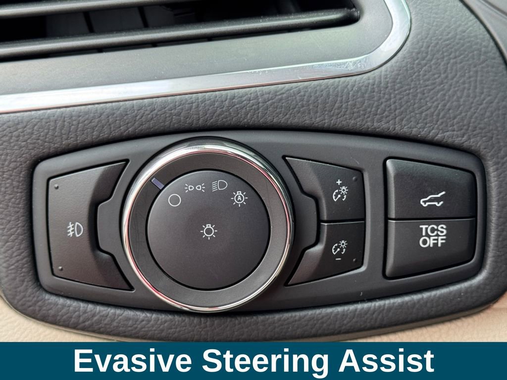 Used 2024 Ford Edge Titanium w/ Equipment Group 301A AWD/4WD image 19