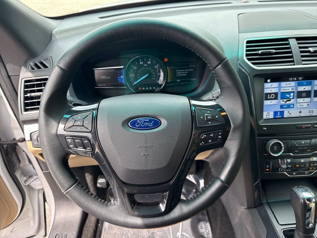 Used 2017 Ford Explorer XLT w/ Equipment Group 202A FWD image 15