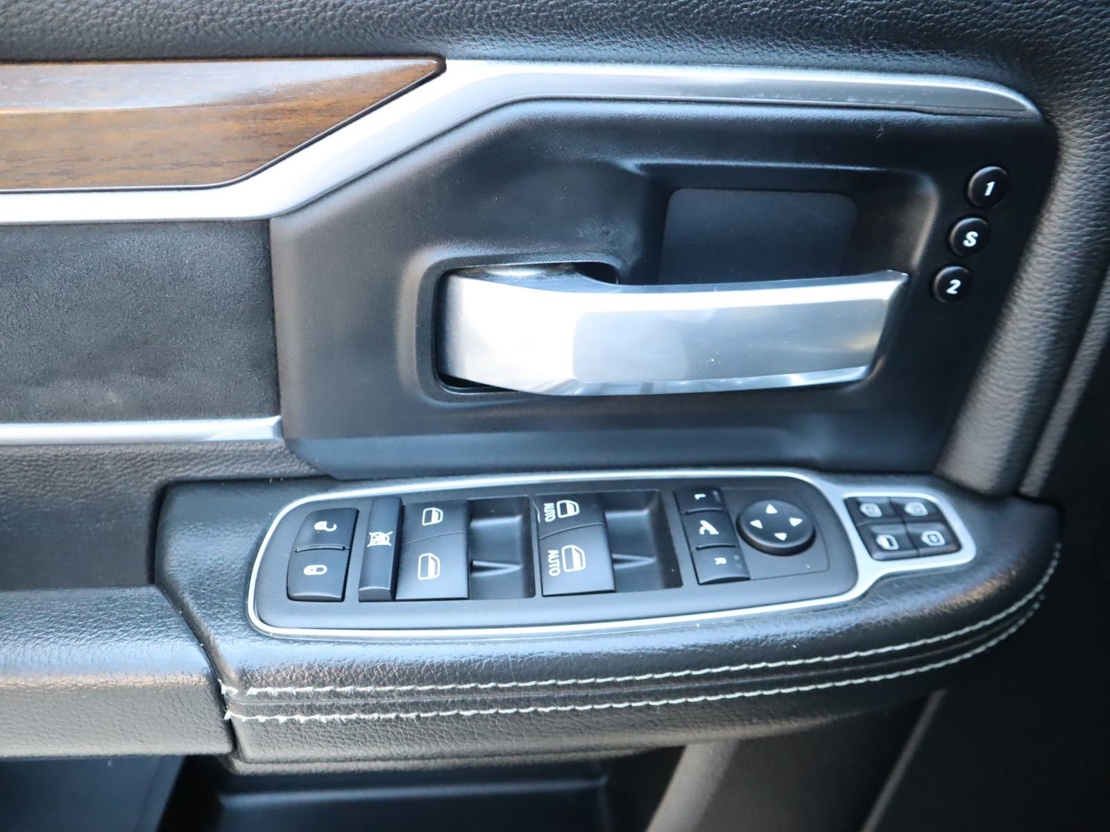 Used 2024 RAM 2500 Laramie image 37