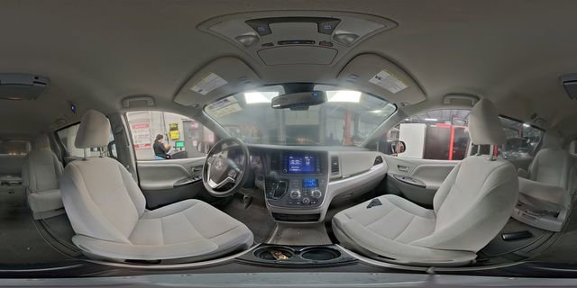 Used 2020 Toyota Sienna LE w/ LE Preferred Package image 9