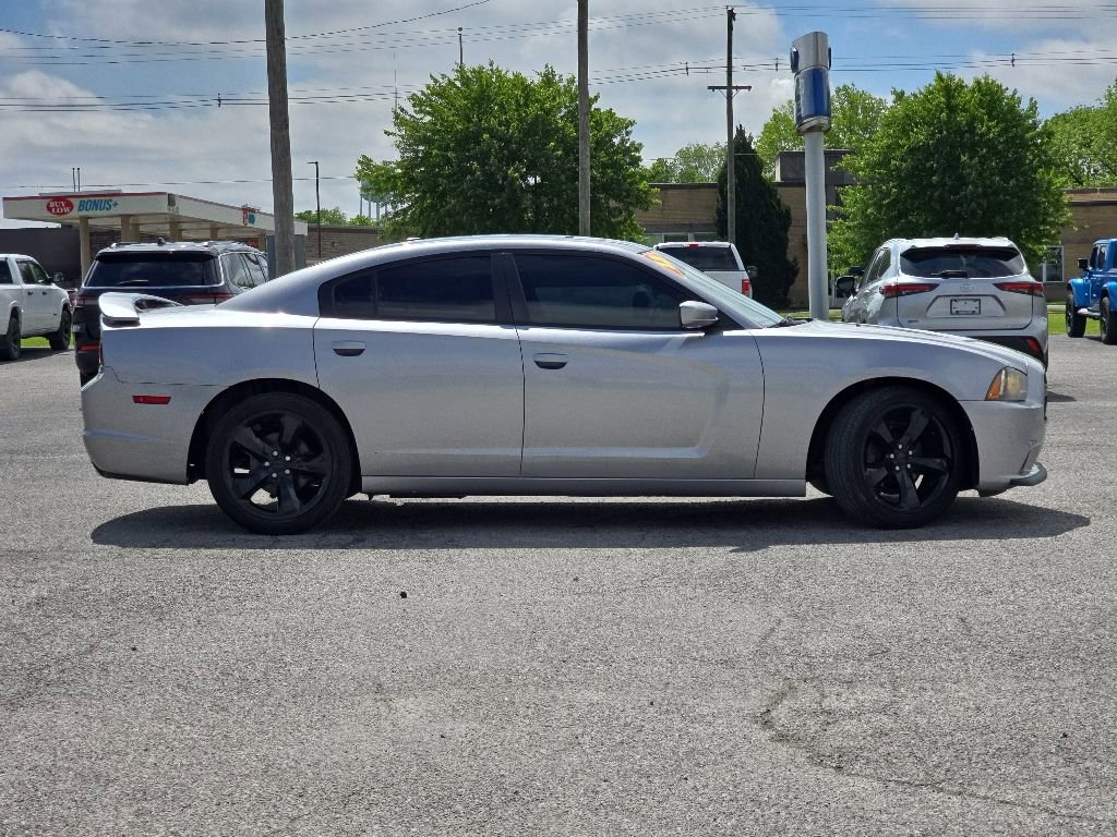 Used 2013 Dodge Charger SXT w/ Blacktop Pkg RWD image 8