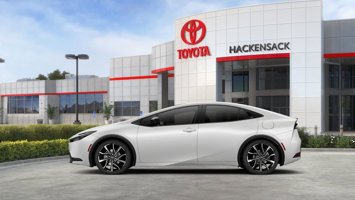 New 2026 Toyota Prius Plug-In Hybrid image 4