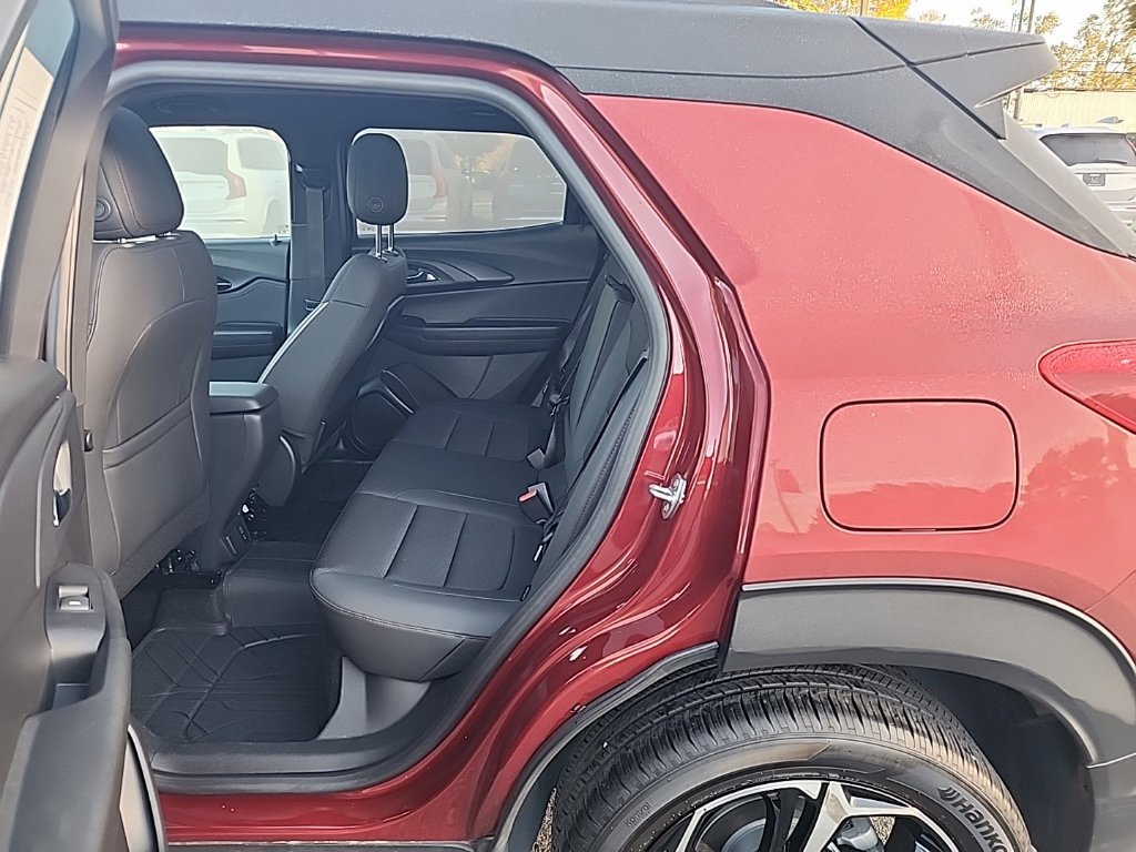 Used 2023 Chevrolet TrailBlazer RS w/ Sun and Liftgate Package AWD/4WD image 14