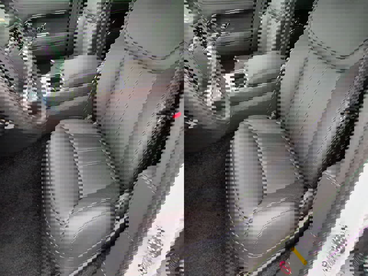 New 2026 Land Rover Range Rover Long Wheelbase Autobiography image 16