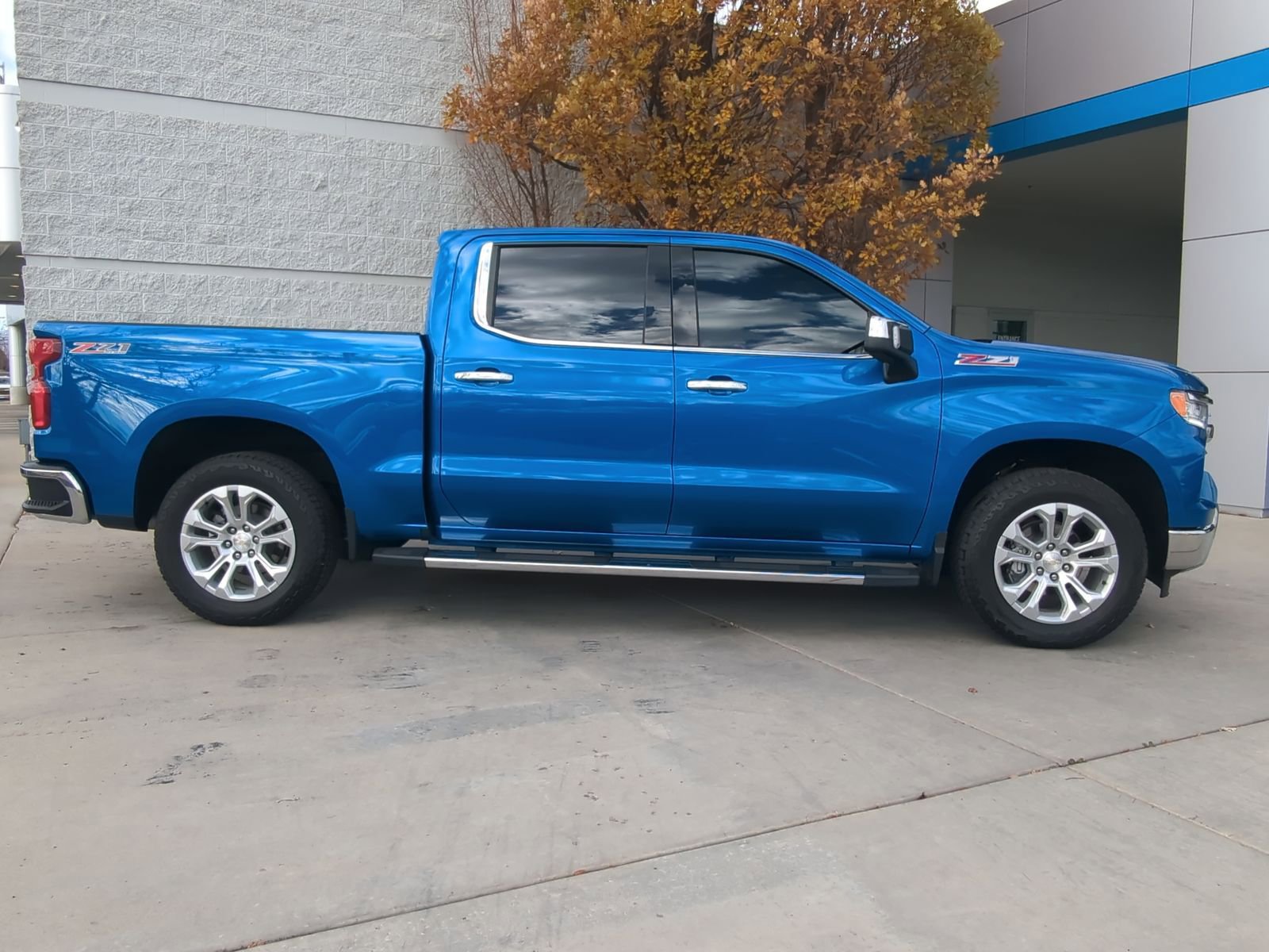 Used 2022 Chevrolet Silverado 1500 LTZ w/ LTZ Premium Package image 7