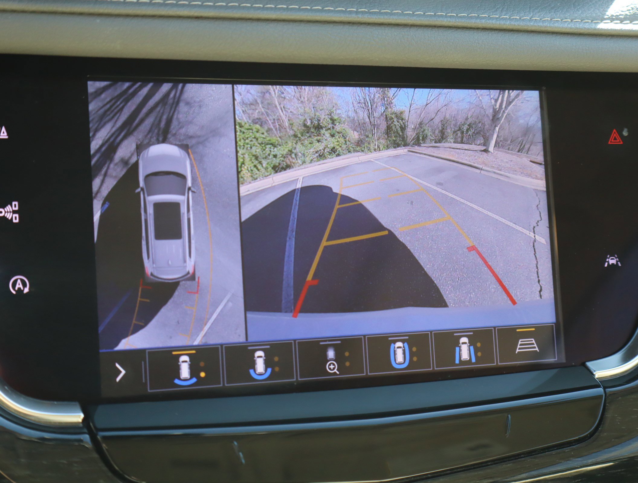 Used 2020 Cadillac XT6 Premium Luxury image 30