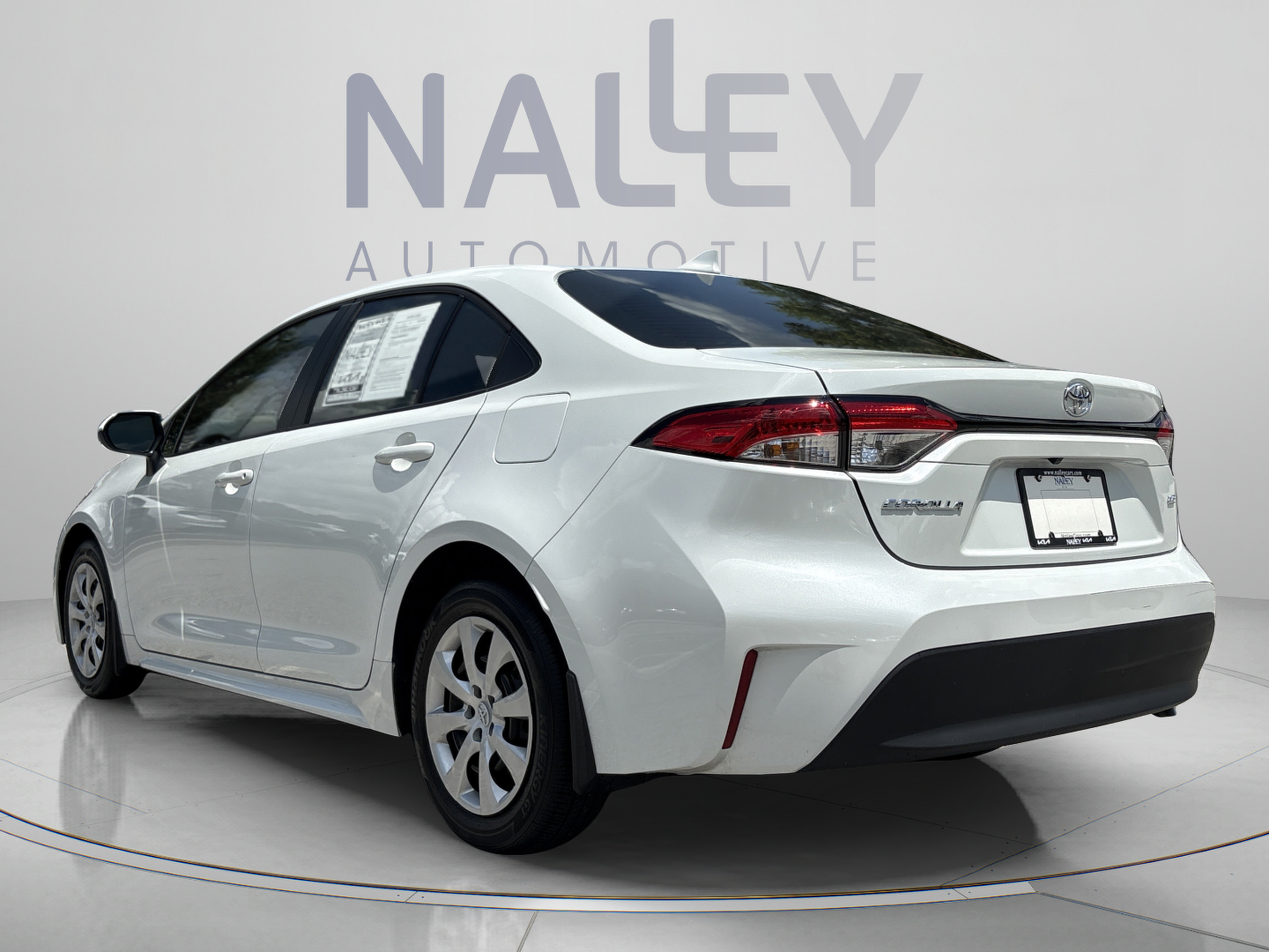 Used 2026 Toyota Corolla LE FWD image 3