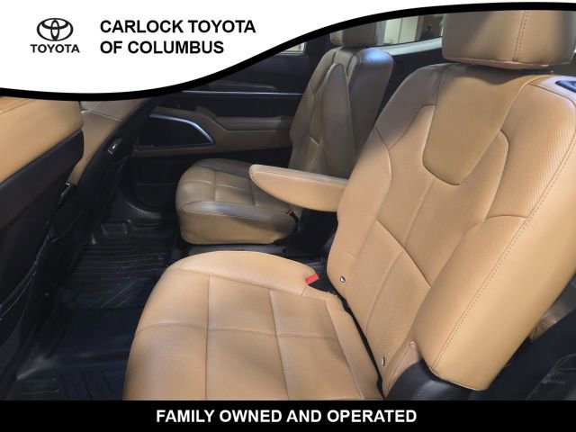 Used 2022 Kia Telluride SX w/ Towing Package FWD image 14