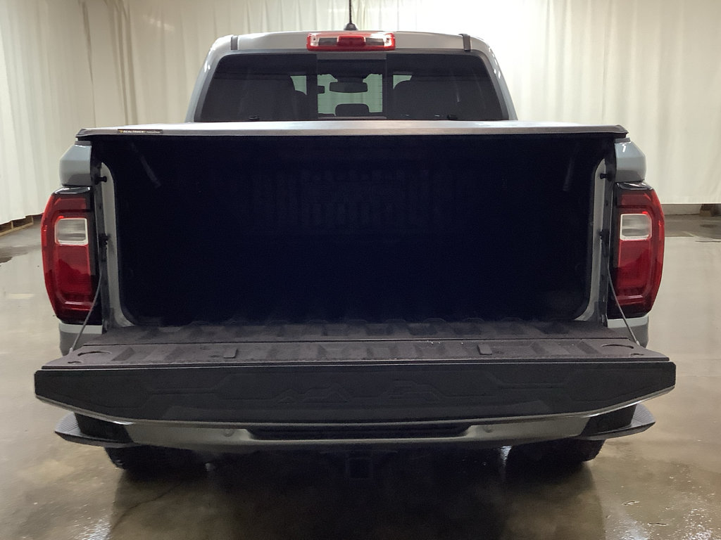 Used 2025 GMC Canyon Denali AWD/4WD image 7