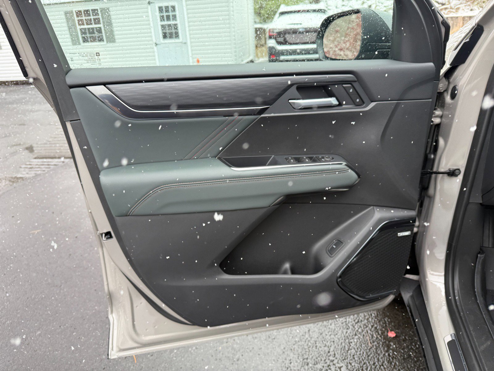 New 2026 GMC Acadia AT4 w/ LPO, Floor Liner Package image 15