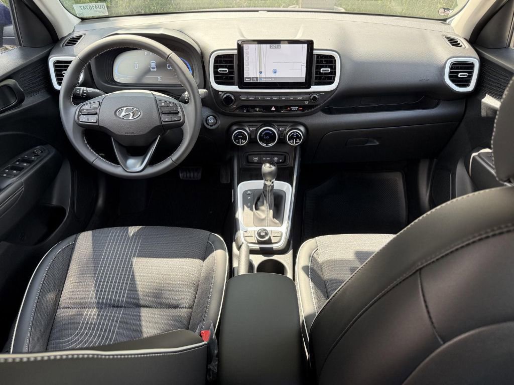 New 2025 Hyundai Venue Limited image 12
